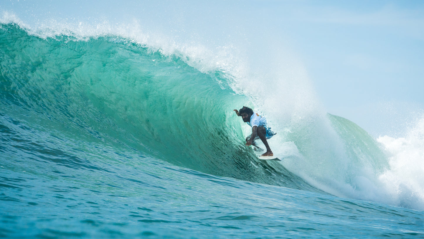 Arugam Bay surf lessons with Lesiter, photo of surf instructor Lesiter surfing 